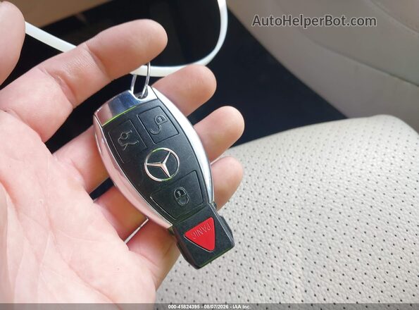 WDC0G4KB7JV028166 2018 MERCEDES-BENZ GLC 300 White Dashboard view