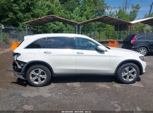 WDC0G4KB7JV028166 2018 MERCEDES-BENZ GLC 300 White Rear interior view