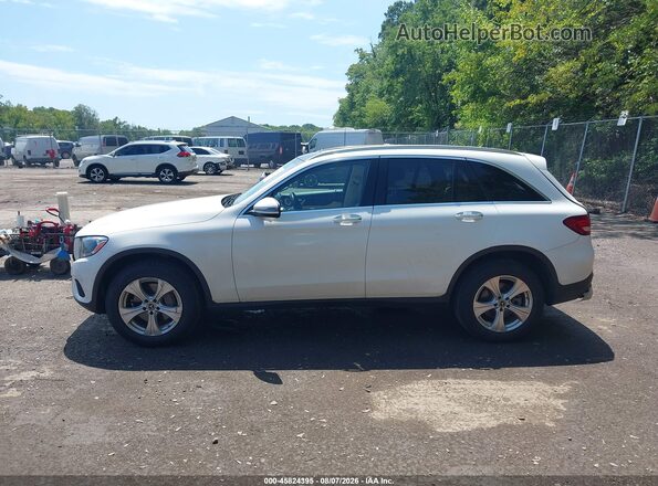 WDC0G4KB7JV028166 2018 MERCEDES-BENZ GLC 300 White 360 interior view