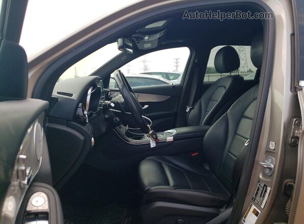 WDC0G4KB7KV143349 2019 MERCEDES-BENZ GLC-CLASS Silver Vista interior delantera