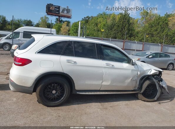 WDC0G4KB8GF083034 2016 MERCEDES-BENZ GLC 300 White Rear interior view