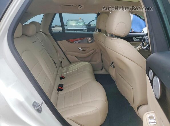 WDC0G4KB8HV013458 2017 MERCEDES-BENZ GLC-CLASS White Widok wnętrza z tyłu