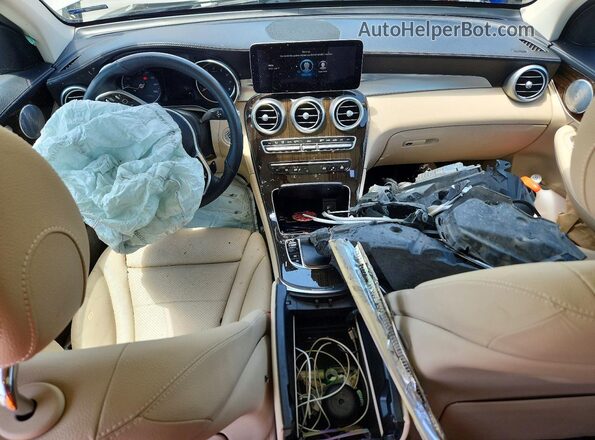WDC0G8DB7LF738217 2020 MERCEDES-BENZ GLC-CLASS Silver Dashboard view