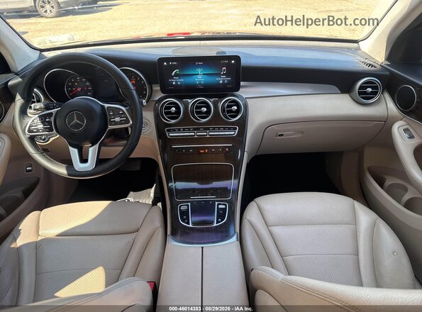 WDC0G8EB6LF745481 2020 MERCEDES-BENZ GLC 300 Black Widok z przodu