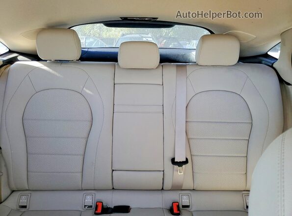 WDC0J4KB4JF301897 2018 MERCEDES-BENZ GLC-CLASS Red Widok tylnych siedzeń