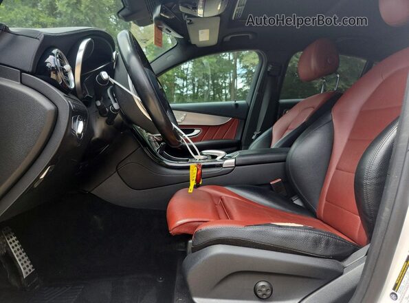 WDC0J4KB9HF234935 2017 MERCEDES-BENZ GLC-CLASS Белый Вид салона спереди