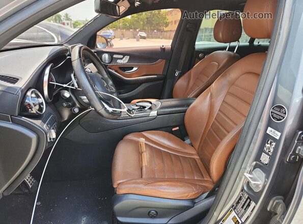 WDC0J6EB3HF285211 2017 MERCEDES-BENZ GLC-CLASS Gray Front interior view