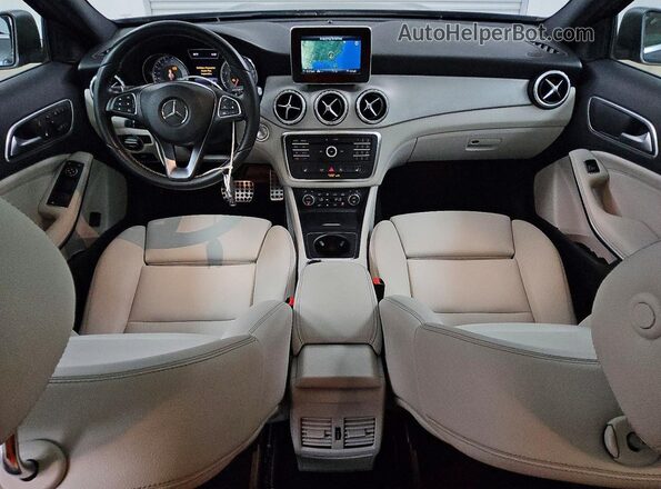WDCTG4EB0GJ249598 2016 MERCEDES-BENZ GLA Gray Vista del salpicadero