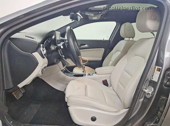 WDCTG4EB0GJ249598 2016 MERCEDES-BENZ GLA Gray Vista interior delantera