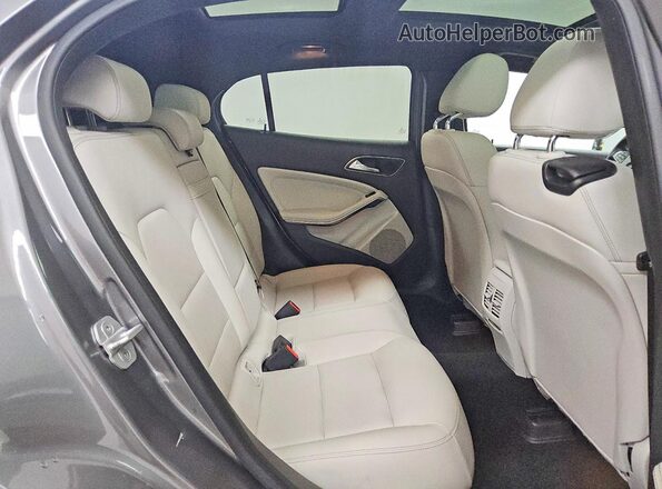 WDCTG4EB0GJ249598 2016 MERCEDES-BENZ GLA Gray Vista interior trasera