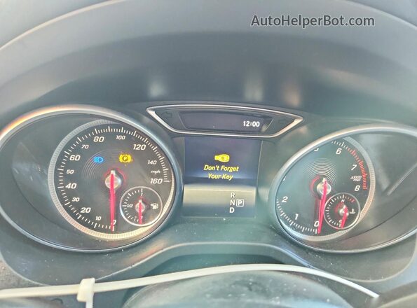 WDCTG4EB0JJ415741 2018 MERCEDES-BENZ GLA Белый Вид щитка приборов