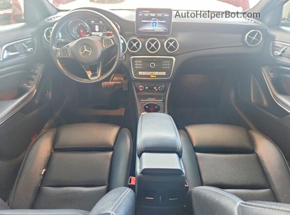 WDCTG4EB0KU001360 2019 MERCEDES-BENZ GLA Red Панорамний вид салону 360°