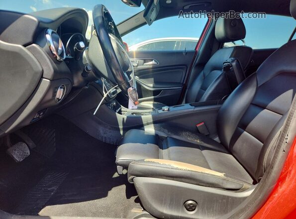 WDCTG4EB0KU005666 2019 MERCEDES-BENZ GLA Red Front interior view