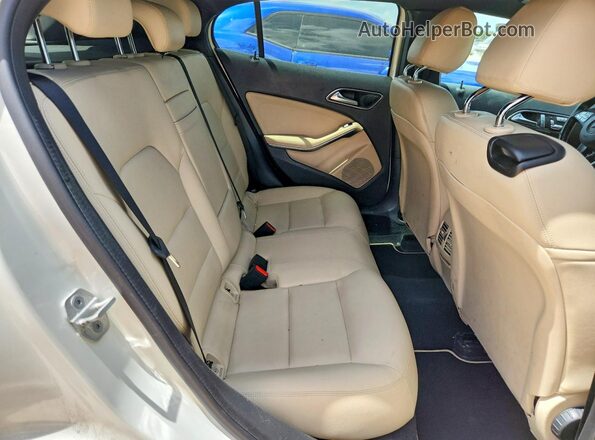 WDCTG4EB1GJ264093 2016 MERCEDES-BENZ GLA Белый Вид задних сидений