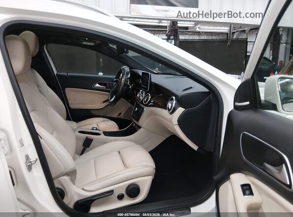 WDCTG4EB2GJ190229 2016 MERCEDES-BENZ GLA 250 White Vista interior delantera