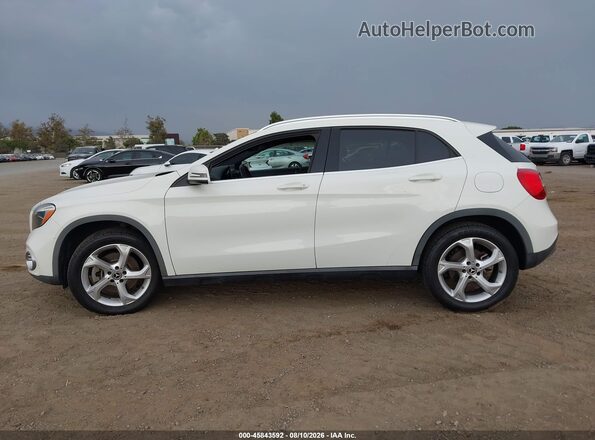 WDCTG4EB2JJ457070 2018 MERCEDES-BENZ GLA 250 White სალონის 360-გრადუსიანი ხედი