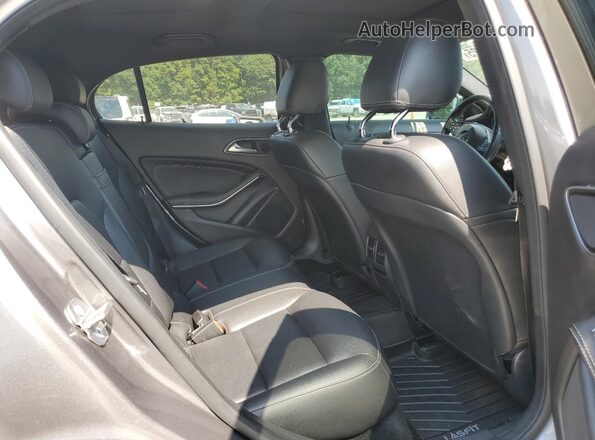 WDCTG4EB2JJ482728 2018 MERCEDES-BENZ GLA Gray უკანა სალონის ხედი