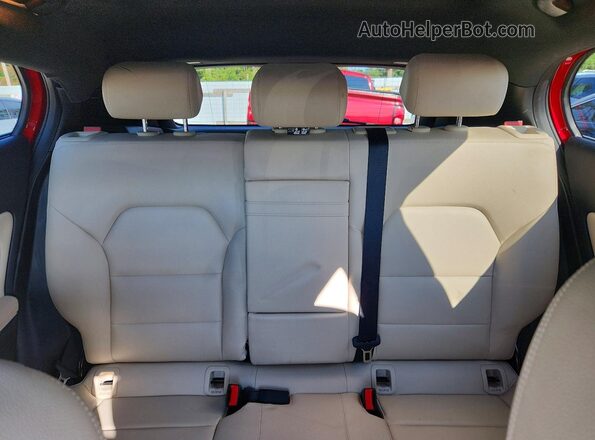 WDCTG4EB2KJ553184 2019 MERCEDES-BENZ GLA Red Widok tylnych siedzeń