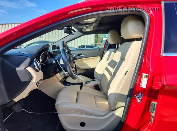 WDCTG4EB2KJ553184 2019 MERCEDES-BENZ GLA Red Widok wnętrza z przodu