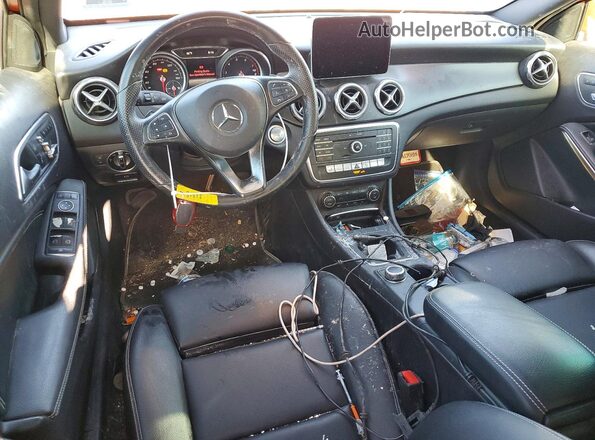 WDCTG4EB2LJ653920 2020 MERCEDES-BENZ GLA Orange Вид панелі приладів