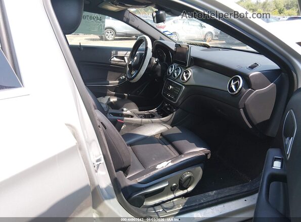 WDCTG4EB3GJ230205 2016 MERCEDES-BENZ GLA 250 Silver Front interior view