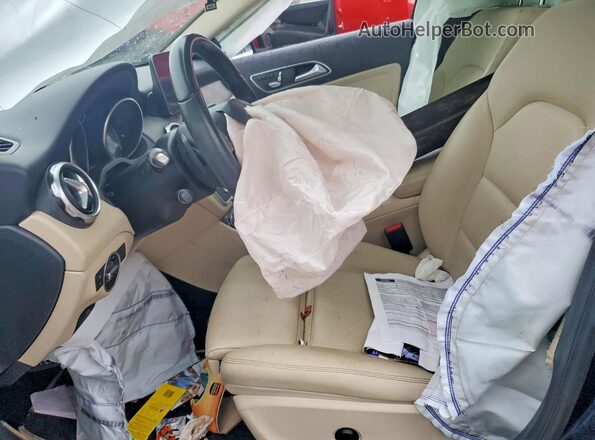 WDCTG4EB3JJ411120 2018 MERCEDES-BENZ GLA Blue Widok wnętrza z przodu