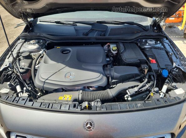 WDCTG4EB3KJ617720 2019 MERCEDES-BENZ GLA Gray ძრავის განყოფილების ხედი