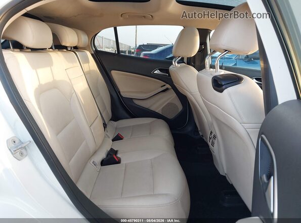 WDCTG4EB4GJ235994 2016 MERCEDES-BENZ GLA 250 Белый Вид наклейки с VIN-кодом