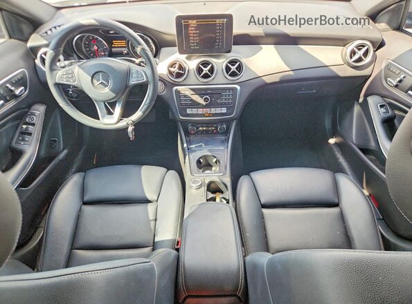 WDCTG4EB4JJ398569 2018 MERCEDES-BENZ GLA Серый Вид панели приборов