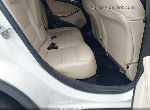WDCTG4EB4JJ423681 2018 MERCEDES-BENZ GLA 250 White Widok naklejki z numerem VIN