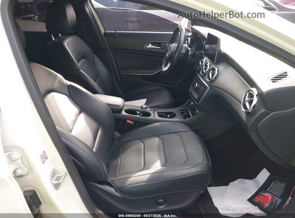 WDCTG4EB4JJ456762 2018 MERCEDES-BENZ GLA 250 White წინა სალონის ხედი