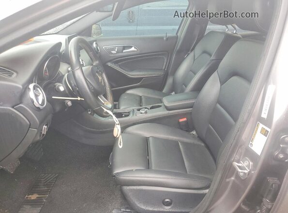 WDCTG4EB4JJ485159 2018 MERCEDES-BENZ GLA Gray Вид салону спереду