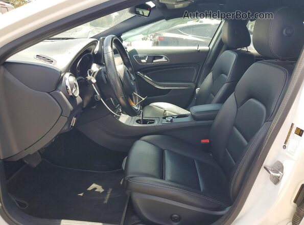 WDCTG4EB5KU010460 2019 MERCEDES-BENZ GLA Белый Вид салона спереди
