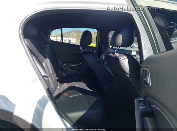 WDCTG4EB6GJ191674 2016 MERCEDES-BENZ GLA 250 White VIN կոդի պիտակի տեսք