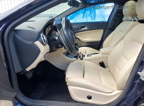 WDCTG4EB6HJ345835 2017 MERCEDES-BENZ GLA Blue Սալոնի դիմացի տեսք