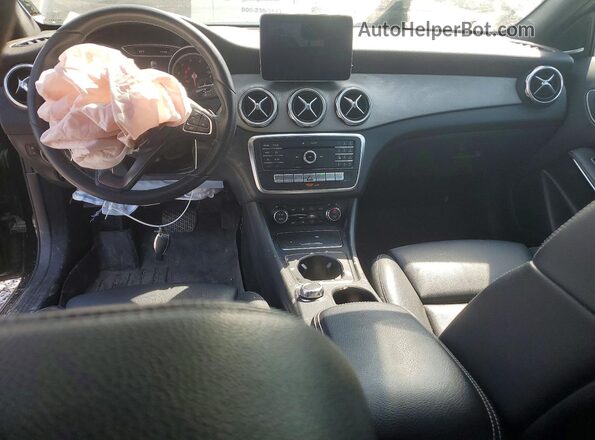 WDCTG4EB6JJ389937 2018 MERCEDES-BENZ GLA Black Dashboard view