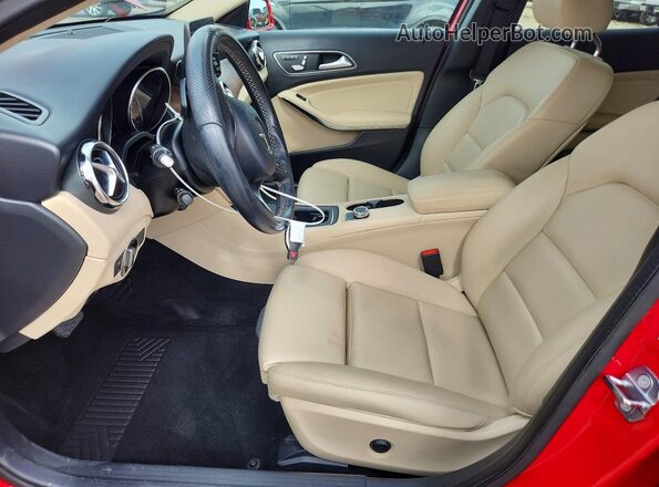 WDCTG4EB7KU006958 2019 MERCEDES-BENZ GLA Red Widok wnętrza z przodu