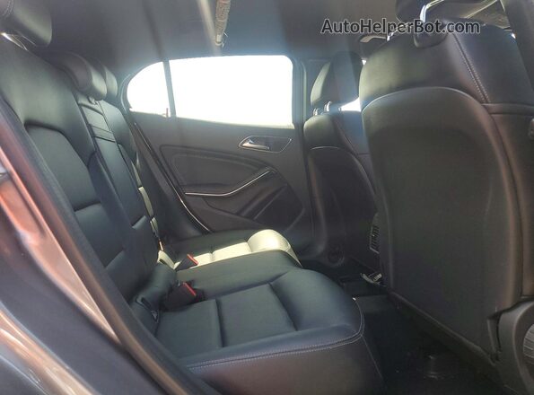 WDCTG4EB8GJ219510 2016 MERCEDES-BENZ GLA Gray Widok tylnych siedzeń