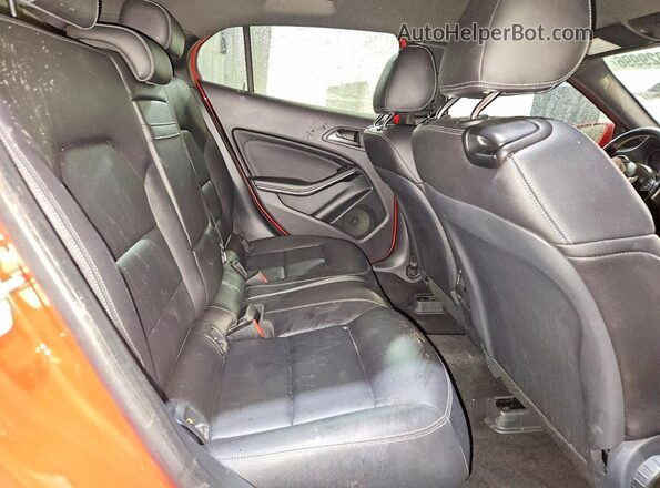 WDCTG4EB9GJ204563 2016 MERCEDES-BENZ GLA Red Սալոնի հետևի տեսք