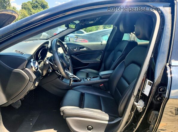 WDCTG4EB9JJ491376 2018 MERCEDES-BENZ GLA Black Front interior view