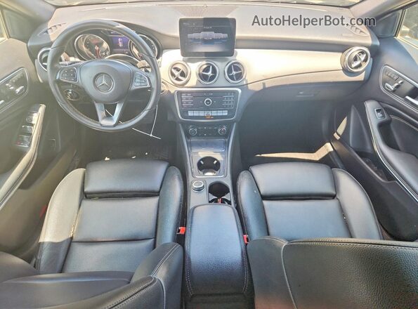 WDCTG4EB9JJ491376 2018 MERCEDES-BENZ GLA Black Dashboard view