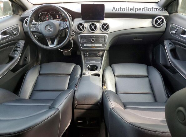 WDCTG4EB9LJ651761 2020 MERCEDES-BENZ GLA Black Vista del salpicadero