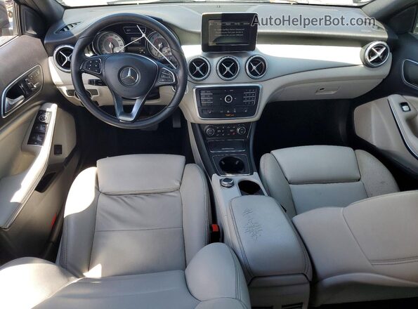 WDCTG4EBXGJ259992 2016 MERCEDES-BENZ GLA Gray Vista del salpicadero