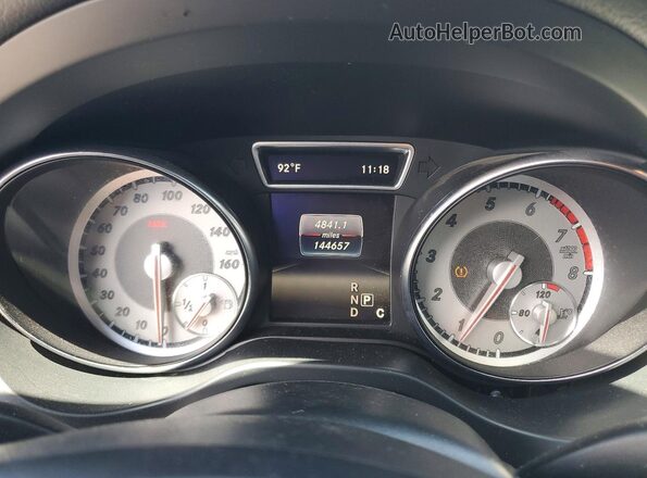 WDCTG4EBXGJ259992 2016 MERCEDES-BENZ GLA Gray Vista del cuadro de instrumentos