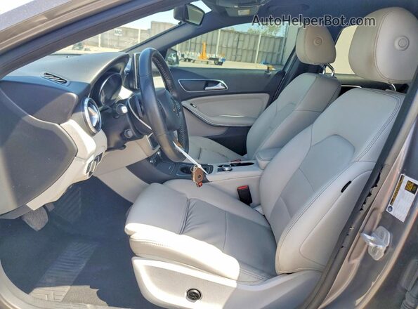 WDCTG4EBXGJ259992 2016 MERCEDES-BENZ GLA Gray Vista interior delantera