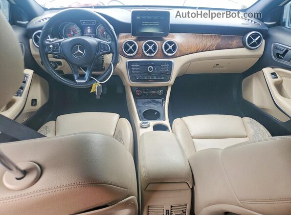WDCTG4EBXHJ306696 2017 MERCEDES-BENZ GLA Белый Вид панели приборов
