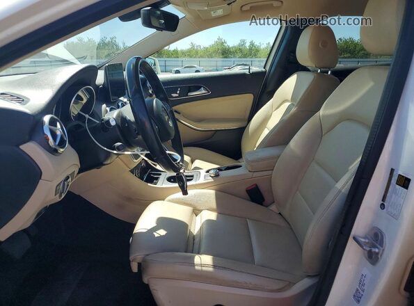 WDCTG4EBXJJ432174 2018 MERCEDES-BENZ GLA White Widok wnętrza z przodu