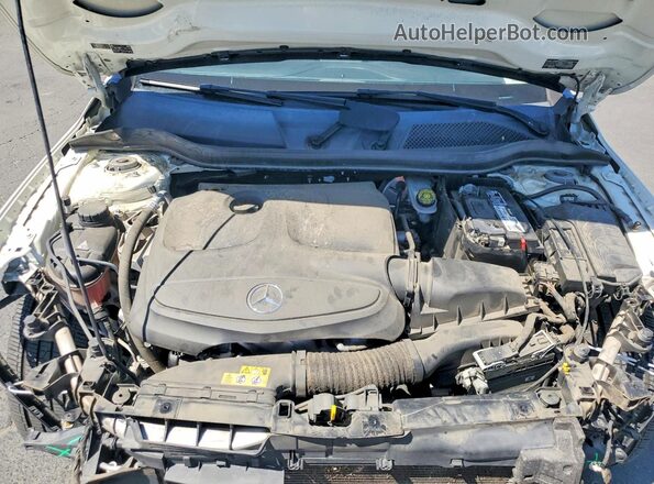 WDCTG4EBXJJ432174 2018 MERCEDES-BENZ GLA White Widok komory silnika