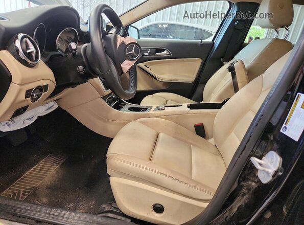 WDCTG4GB2JJ463321 2018 MERCEDES-BENZ GLA Black Vista interior delantera