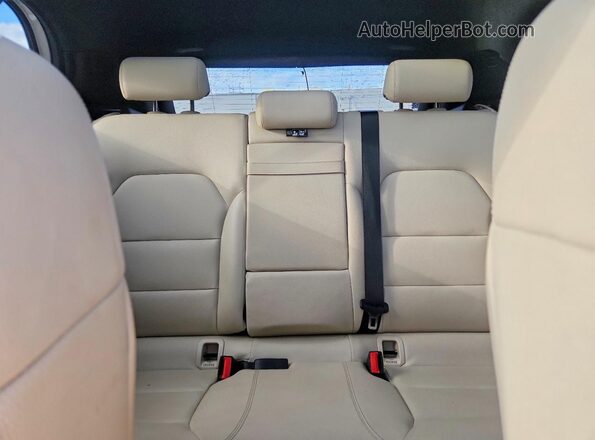 WDCTG4GB2JJ527602 2018 MERCEDES-BENZ GLA White Widok tylnych siedzeń